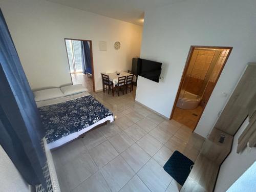 Apartments with parking space Jezera, Murter - 5107 in 伊利西亞