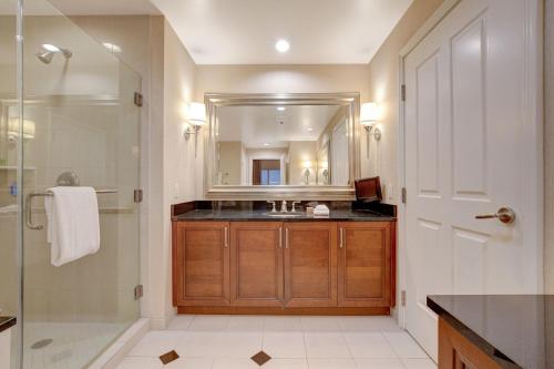Nocturne Suite at MGM Signature Tower 1 with Balcony 5 MIN WALK FROM F1 GRANDSTAND, Лас-Вегас (фото 7)