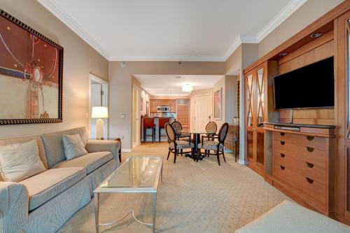 Nocturne Suite at MGM Signature Tower 1 with Balcony 5 MIN WALK FROM F1 GRANDSTAND, Лас-Вегас (фото 11)