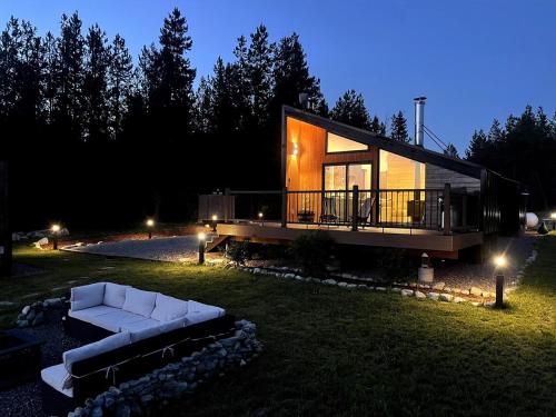 Black Cabin Retreat in Marion (MT)