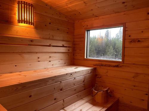 Black Cabin Retreat in Marion (MT)