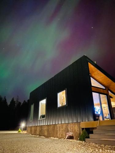 Black Cabin Retreat in Marion (MT)