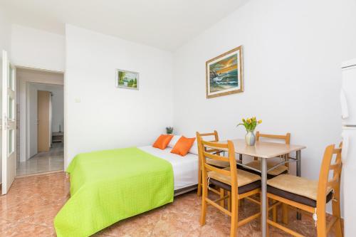 One-Bedroom Apartment with Terrace and Sea View image 10