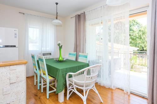 Two-Bedroom Apartment with Terrace image 5