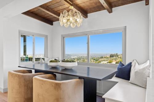 Lux 3M Estate Pool 16 plus AC in Del Cerro