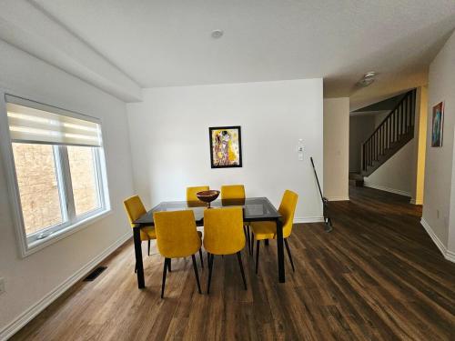 Muskoka Luxury Charming Cottage 4BR 3 Bath in 格雷文赫斯特