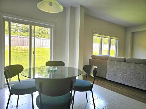 Muskoka Luxury Charming Cottage 4BR 3 Bath in 格雷文赫斯特
