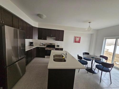 Muskoka Luxury Charming Cottage 4BR 3 Bath in 格雷文赫斯特