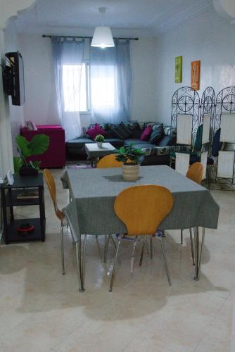 บริการและสิ่งอำนวยความสะดวก, Charming apartment in Martil with swimming pool in มาร์ติล