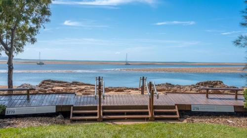 1770 เซาธ์เทิร์น ครอส แบ็คแพ็กเกอร์ (1770 Southern Cross Backpackers) in แอกเนส วอเตอร์