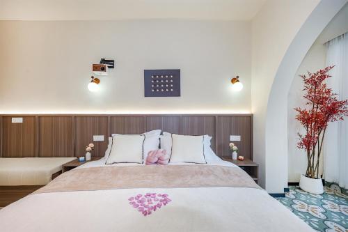 3 bedrooms, 4 beds