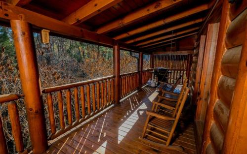 Bearfoot Memories - Large Game Room Outdoor Hot Tub + Community Pool Access - image 4