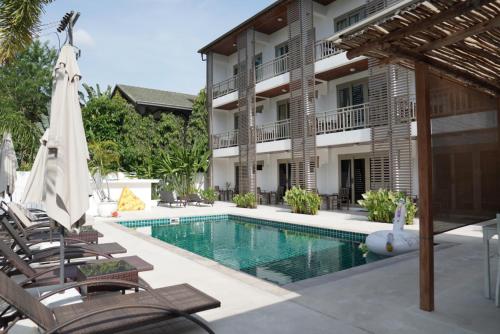 Ampha Place Hotel
