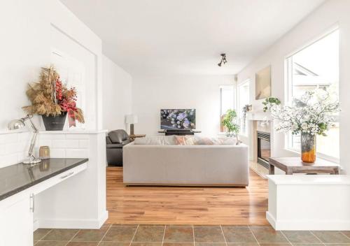 Spacious 4br Home in Fleetwood, with Free Parking in Guildford, Canada