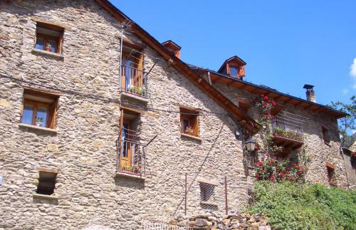 One-Bedroom Apartment (2 Adults)