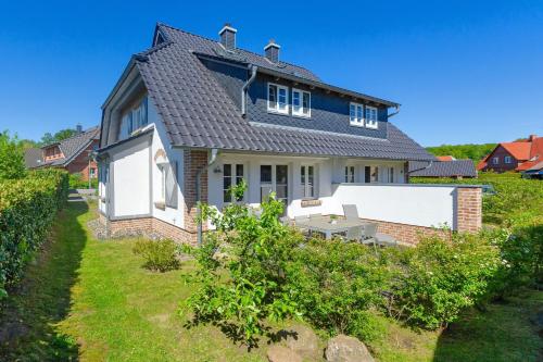 Gutshofhäuser Sellin - Haushälfte 2 in Ostseebad Sellin, Deutschland