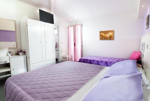 Triple Room image 6