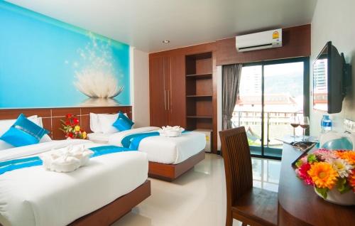 room detail thumbnail 1