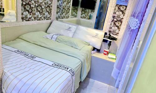 Economy Double Room image 9