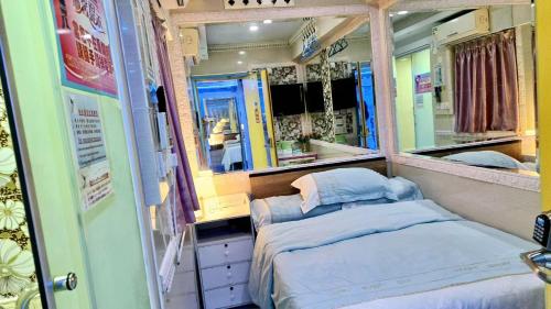Double or Twin Room with Shower image 7