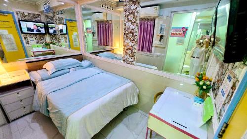 Double or Twin Room with Shower image 5