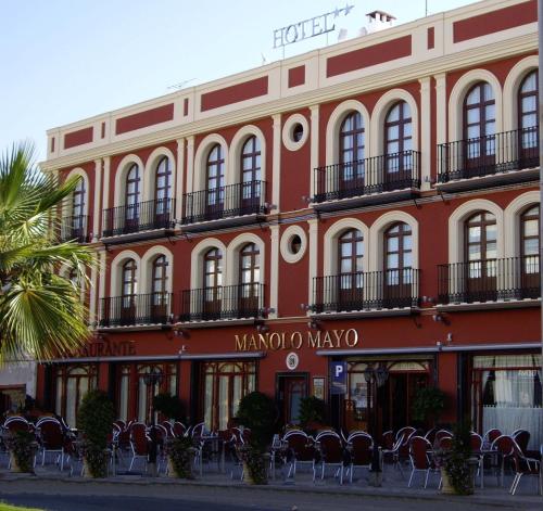 Hotel Manolo Mayo, Los Palacios y Villafranca bei Morón de la Frontera