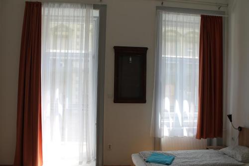 Capital Guesthouse Budapest - image 14