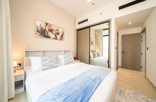 Stylish 1BR Apartment in Binghatti Luna JVC Dubai, Dubái
