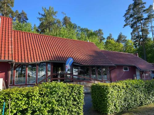 Restaurant, TinyHouse "Cupid" am See, an der Mecklenburger Seenplatte in Furstenberg-Havel