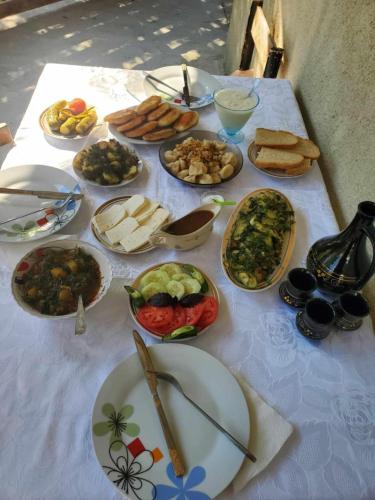 Konyha, გიოს ქოხი in Tmogvi