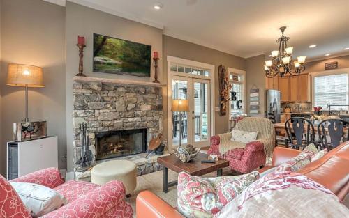 Удобства, Deer Valley - Soak in the Hot Tub Sip Wine Fireside Play Golf in Big Canoe