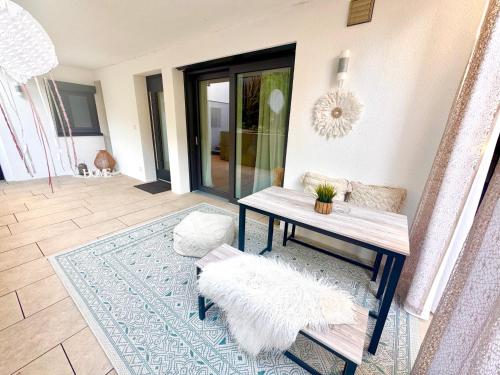 Scandi Apartment mit Terrasse und Parkplatz - Karlsruhe