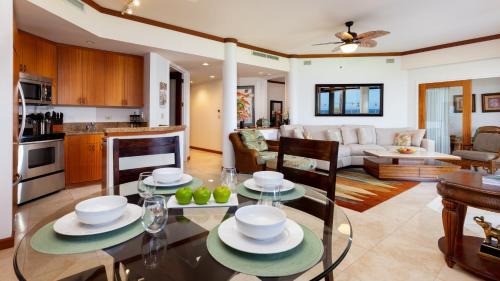 COASTAL DREAMS VILLA Breathtaking Oceanfront 3BR Condo - Walk to Beach Club detail