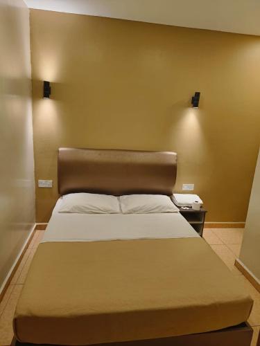 The Pines Hotel in Kampung Raja