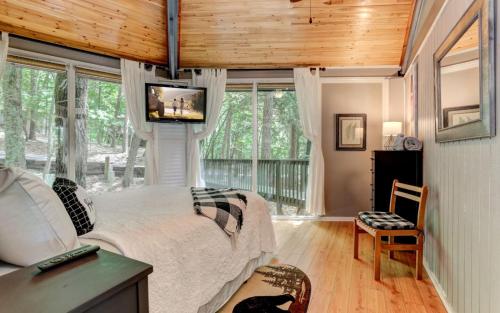 Удобства, Treetopper Hideaway - A Relaxing Chic Bungalow in Big Canoe