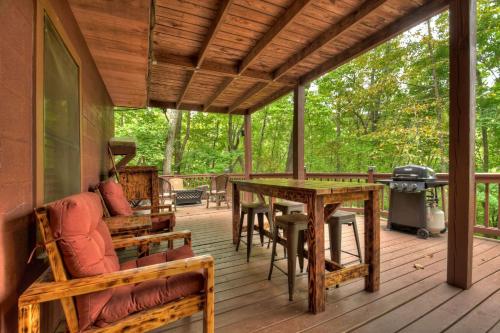 Mama Bears Hideaway Mountain views hot tub pet-friendly in Morganton, USA
