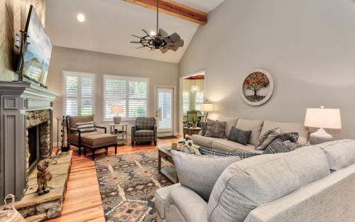 Firefly Landing - Relax in style in Big Canoe in Holcomb, USA