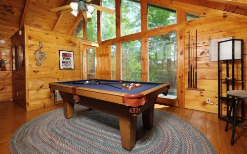 Mountain Magic - Sip Coffee Among the Trees, Sevierville (Foto 4)