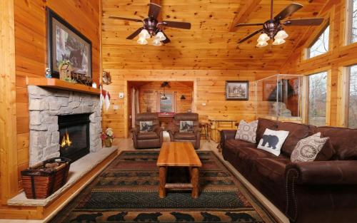 Snuggly Bear Cabin in Gatlinburg, USA
