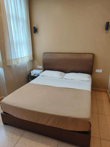 The Pines Hotel in Kampung Raja