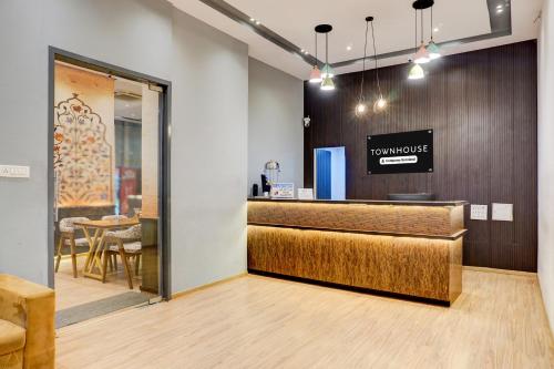 Lobby, Super Townhouse Bombay Exhibition Centre Goregaon in Mumbai