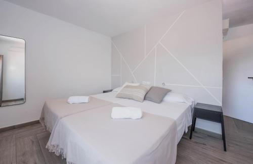 Hostal Costa - image 11