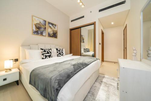 Stylish Comfort Modern 1BR Apt Prime Location JVC, Dubai
