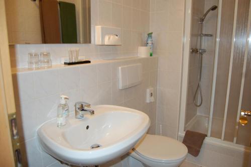 Hotel Garni St. Marien – Naumburg, CT