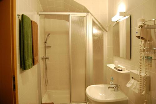 Hotel Garni St. Marien – Naumburg, CT