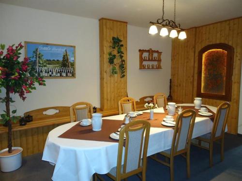 Hotel Garni St. Marien – Naumburg, CT
