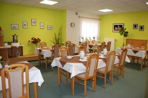Hotel Garni St. Marien – Naumburg, CT
