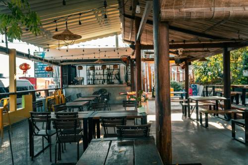 Restauracja, Tuong Vy Hotel & Pit Stop Mui Ne in Phan Thiet