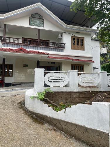 Curved Comforts in Puduppadi