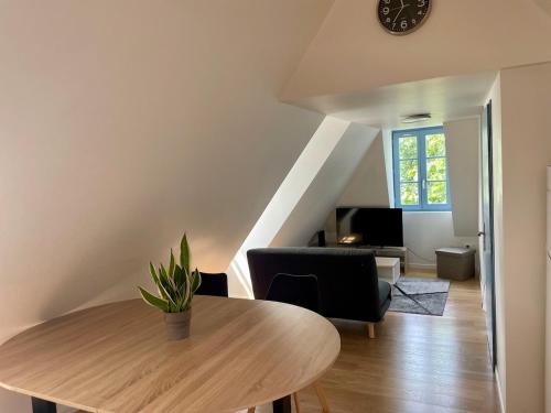Charmant appartement 2 chambres entierement renove avec parking au calme tout en etant a deux pas de in Orthez